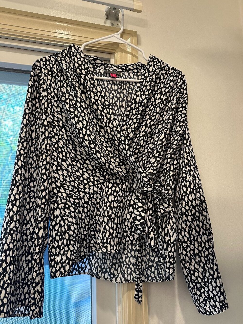 Vince Camuto Faux Wrap Top Size S